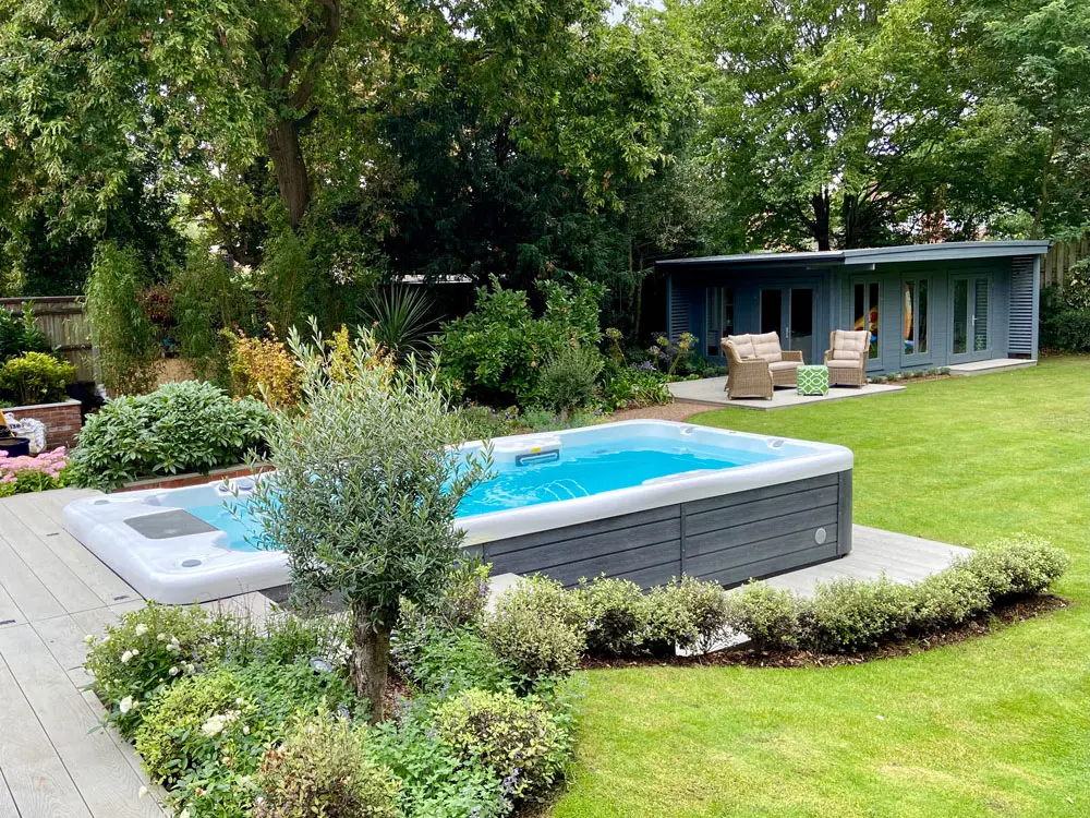 Semi inground Wellis Swimming Pool