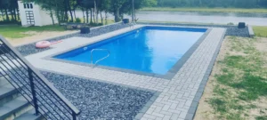 Smithfield Lakeside Liner Pool
